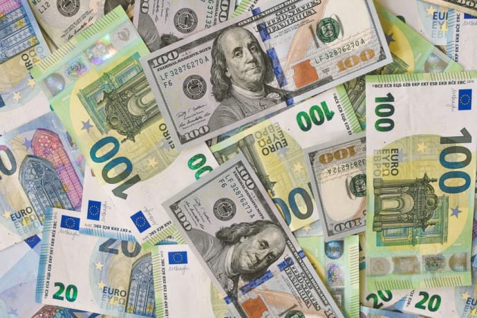 U.S. Dollar Falls as June Payrolls Miss Forecasts, Lifting EUR/USD and GBP/USD