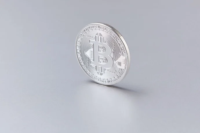 Bitcoin and XRP Draw Japanese Companies as Weak Yen Drives Treasury Diversification